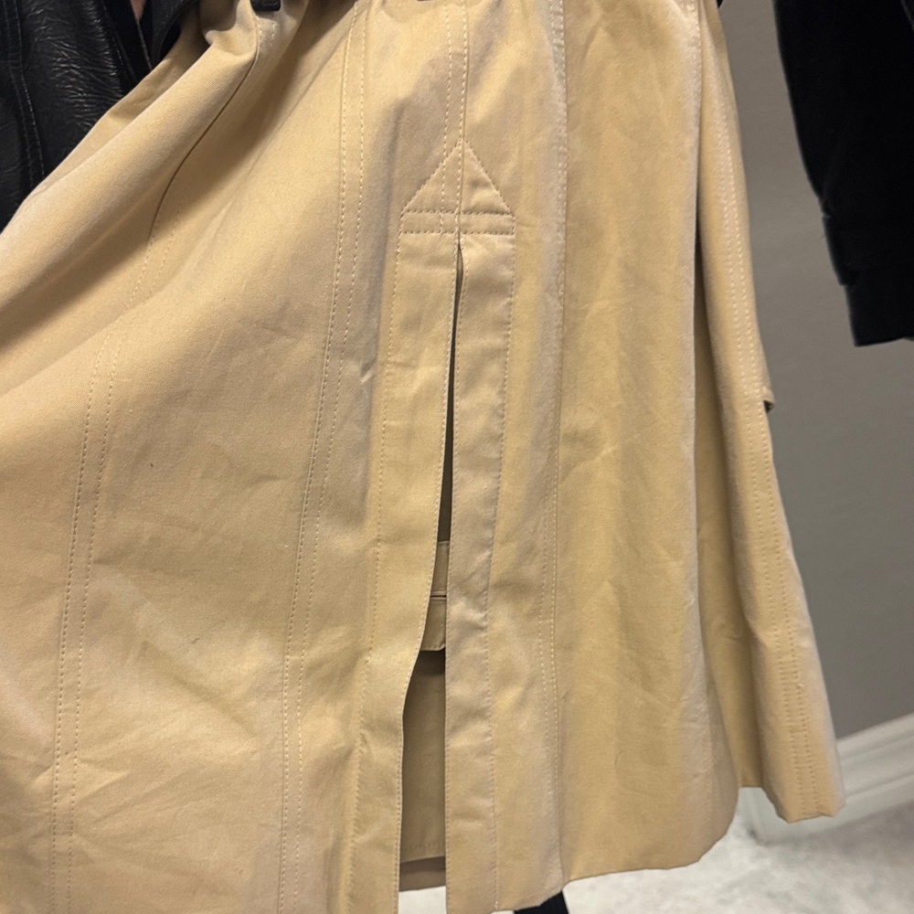 Burberry Black and Cream Trench Coat - Picture 6 of 6